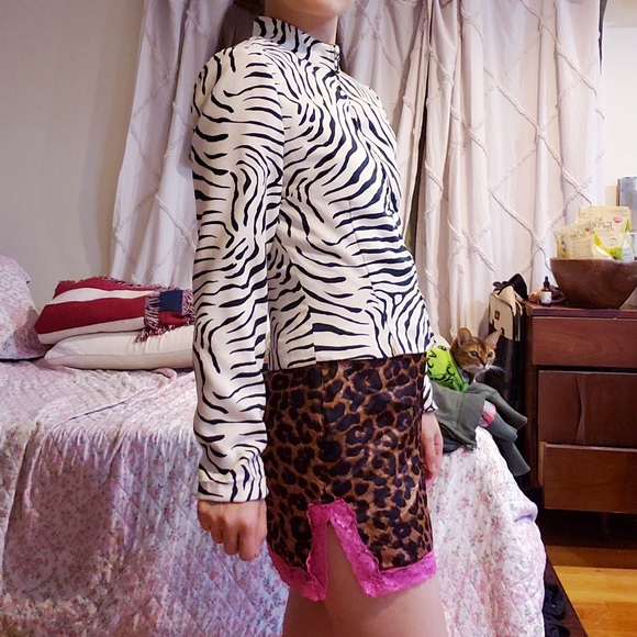 Donna Morgan - Soft Suede Texture Zip Up Suit Jacket - Picture 4 of 7